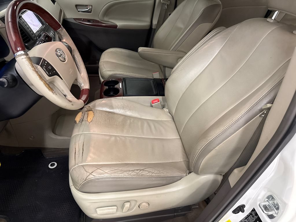 Used 2013 Toyota Sienna Limited w/ Premium Pkg FWD image 20