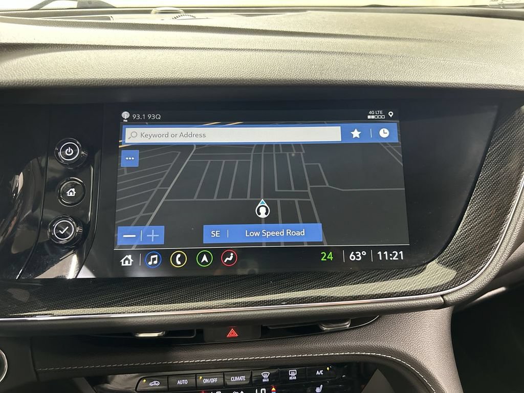 Certified 2022 Buick Envision Essence w/ Technology Package I AWD/4WD image 16