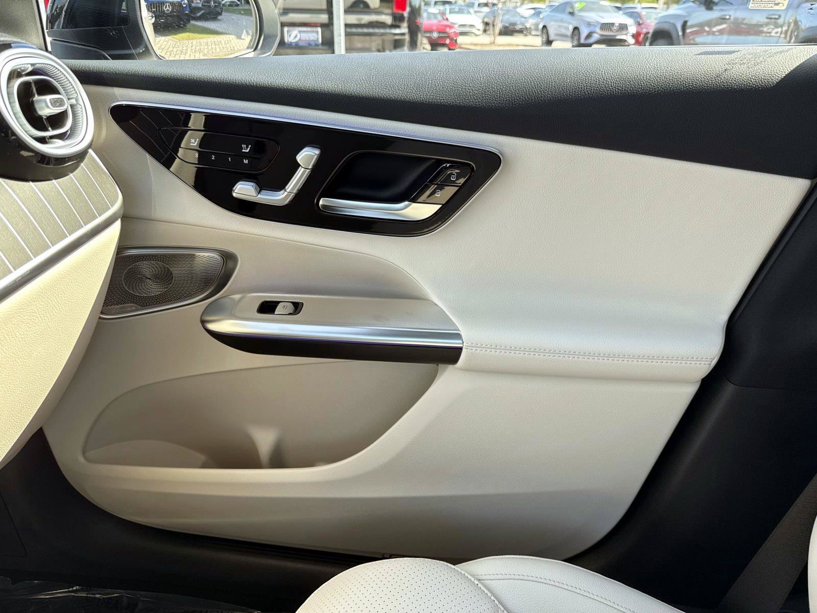 New 2027 Mercedes-Benz GLC 300 image 25