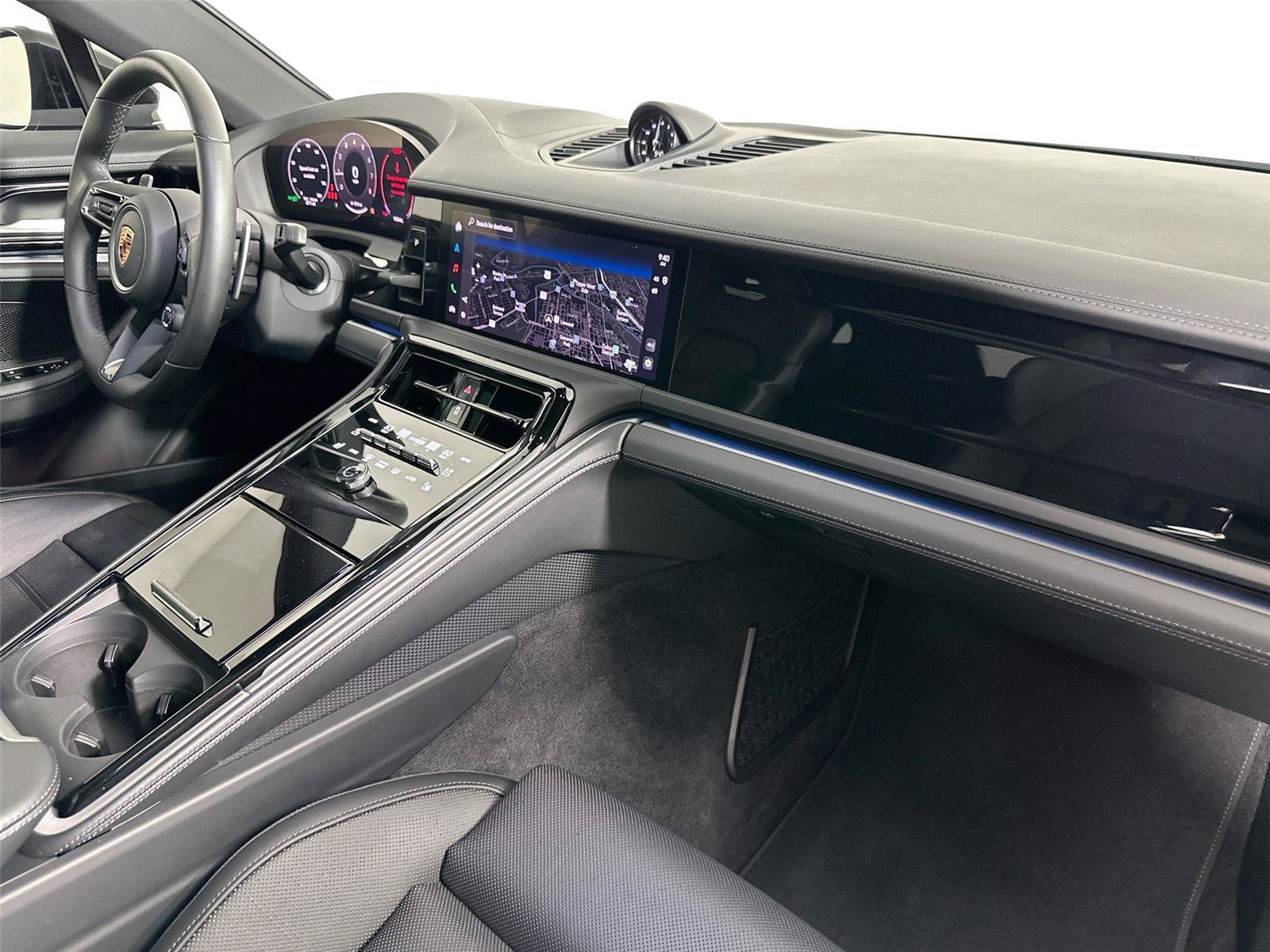 Certified 2024 Porsche Panamera image 29