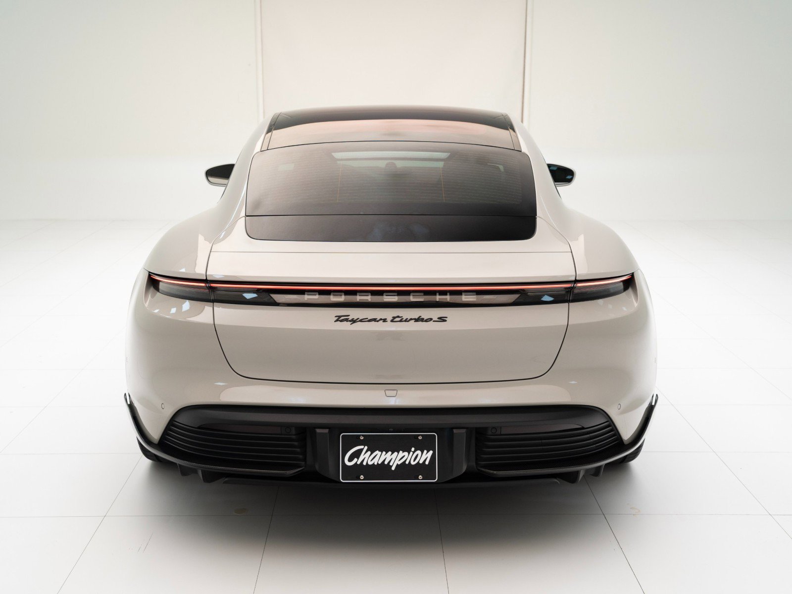 Certified 2022 Porsche Taycan Turbo S image 10