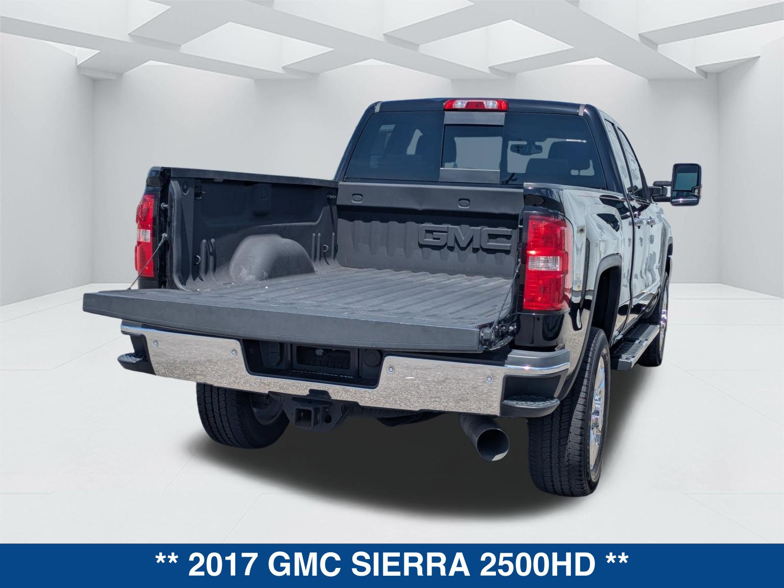 Used 2017 GMC Sierra 2500 SLT w/ Suspension Package, Off-Road AWD/4WD image 14