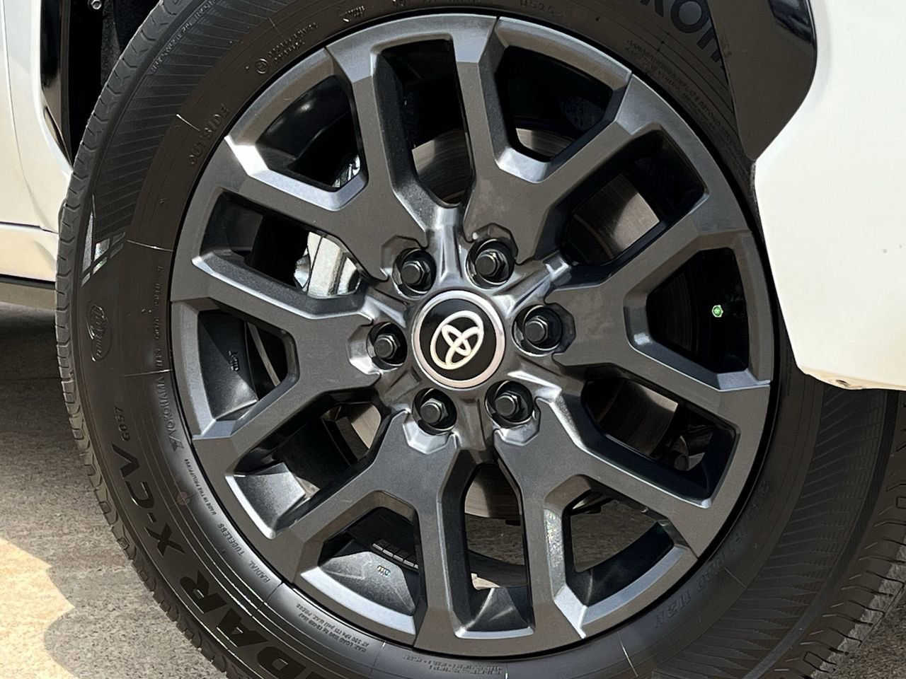 Used 2025 Toyota Tundra Platinum AWD/4WD image 29