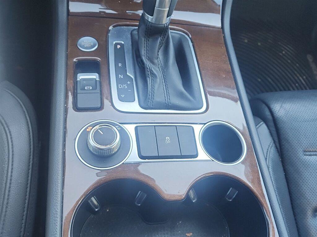 Used 2016 Volkswagen Touareg VR6 AWD/4WD image 39