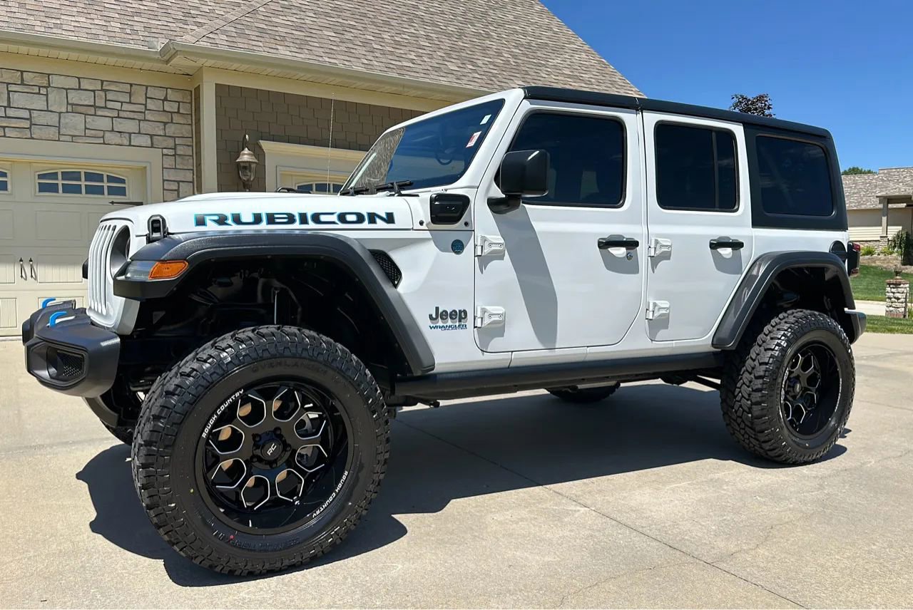 Used 2022 Jeep Wrangler Unlimited Rubicon 4xe image 32