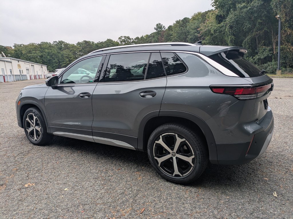 Certified 2025 Volkswagen Tiguan SE AWD/4WD image 6