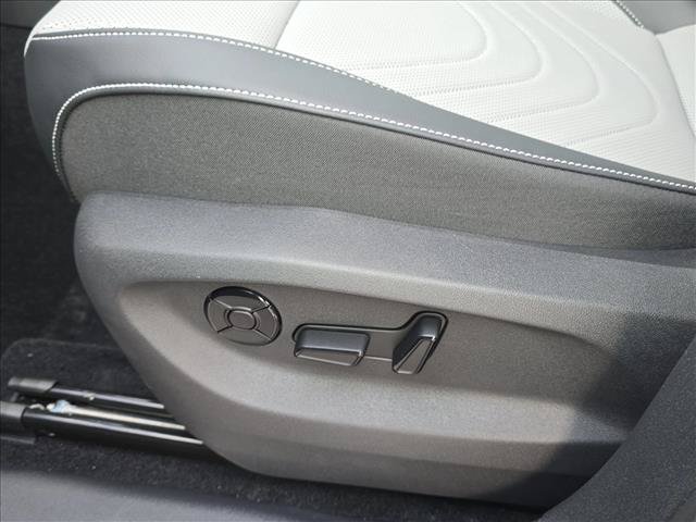 Used 2026 Volkswagen Tiguan SE AWD/4WD image 6