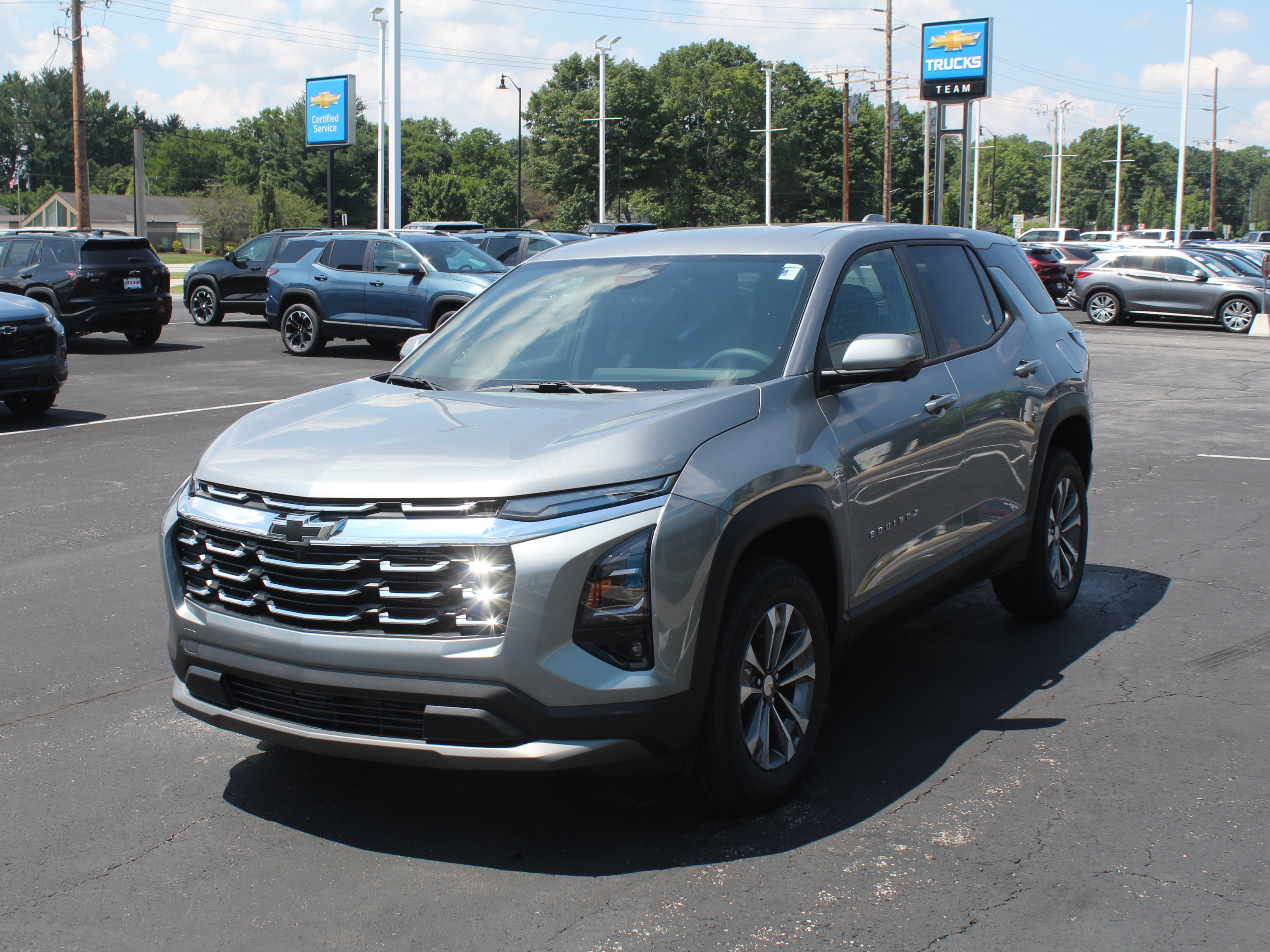 New 2027 Chevrolet Equinox LT w/ Safety and Technology Package AWD/4WD image 7