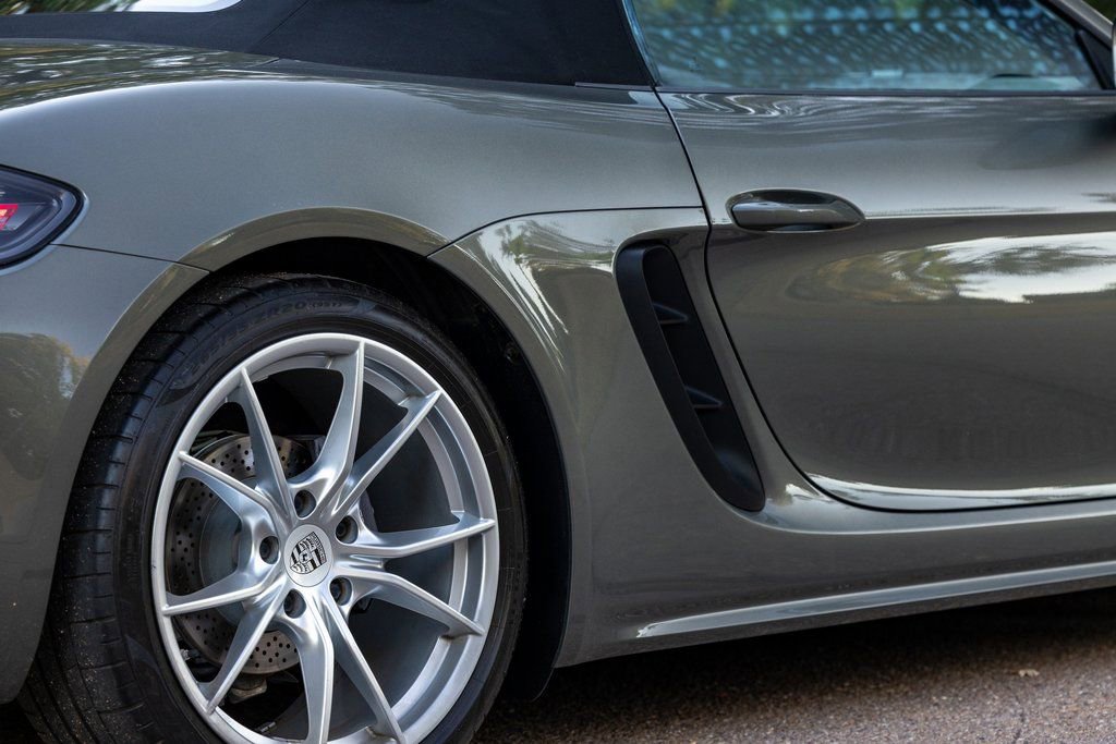 Used 2021 Porsche 718 Boxster Base w/ Premium Package image 36