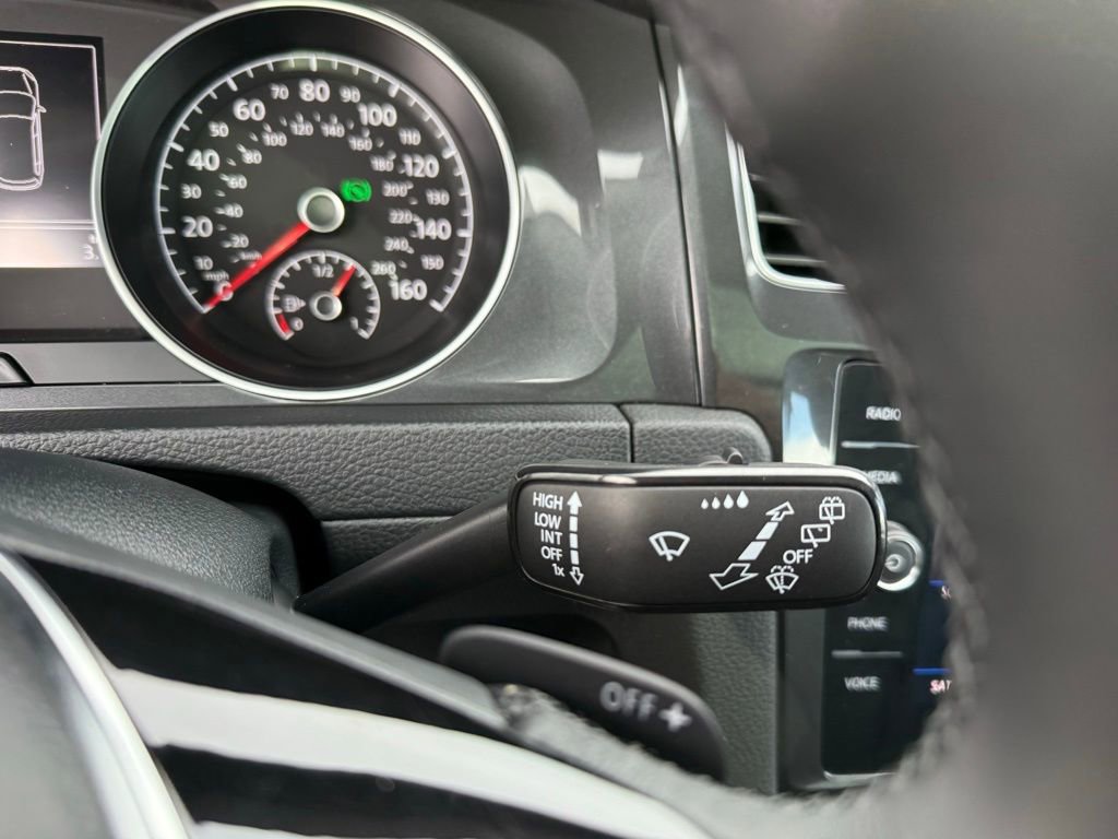 Used 2019 Volkswagen Golf Alltrack SEL image 36