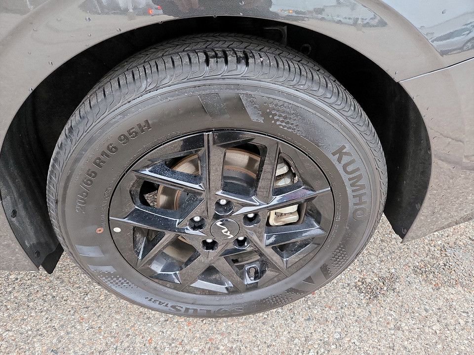 Used 2025 Kia K5 LXS image 33