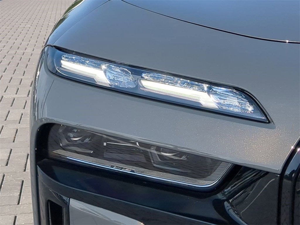 Certified 2023 BMW 760i xDrive w/ Executive Package image 11