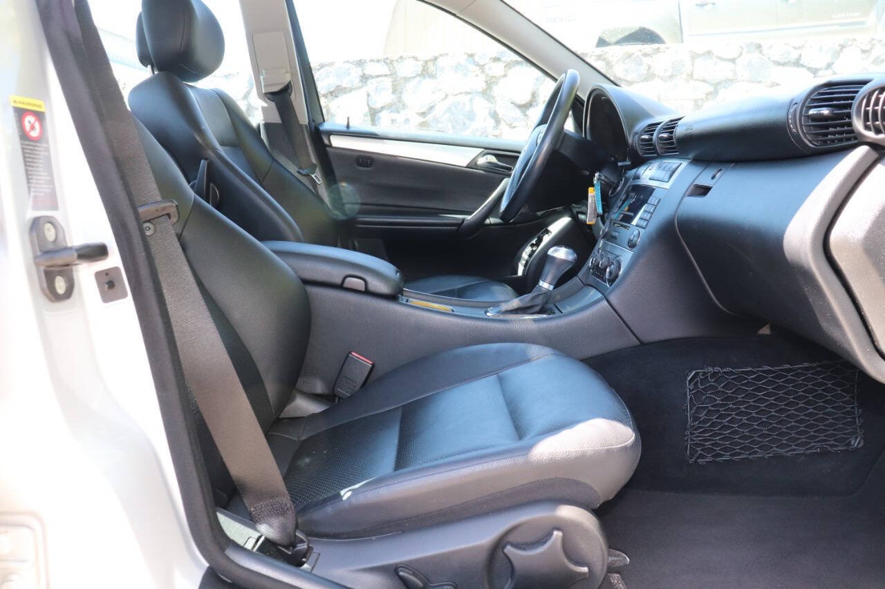 Used 2006 Mercedes-Benz C 230 Sedan image 17