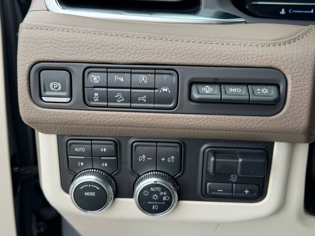 Used 2024 GMC Yukon XL Denali w/ Advanced Technology Package image 22
