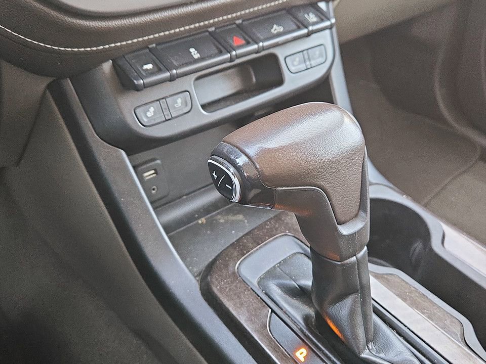 Used 2016 GMC Canyon SLT w/ Driver Alert Package image 28