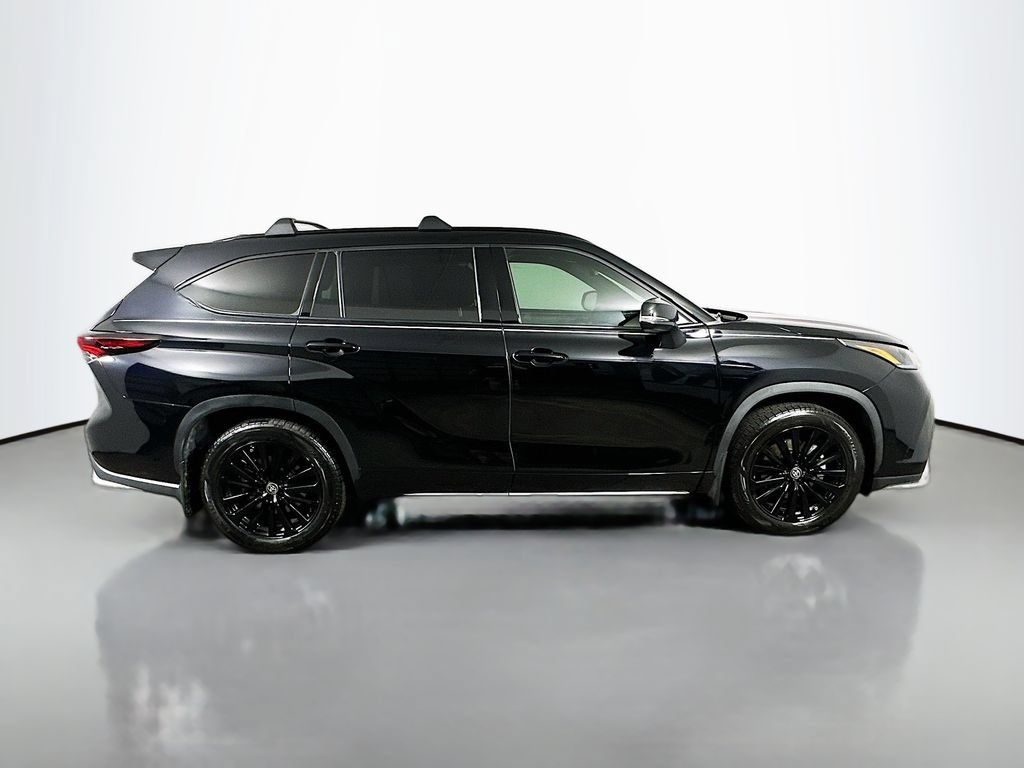 Used 2024 Toyota Highlander XSE FWD image 7