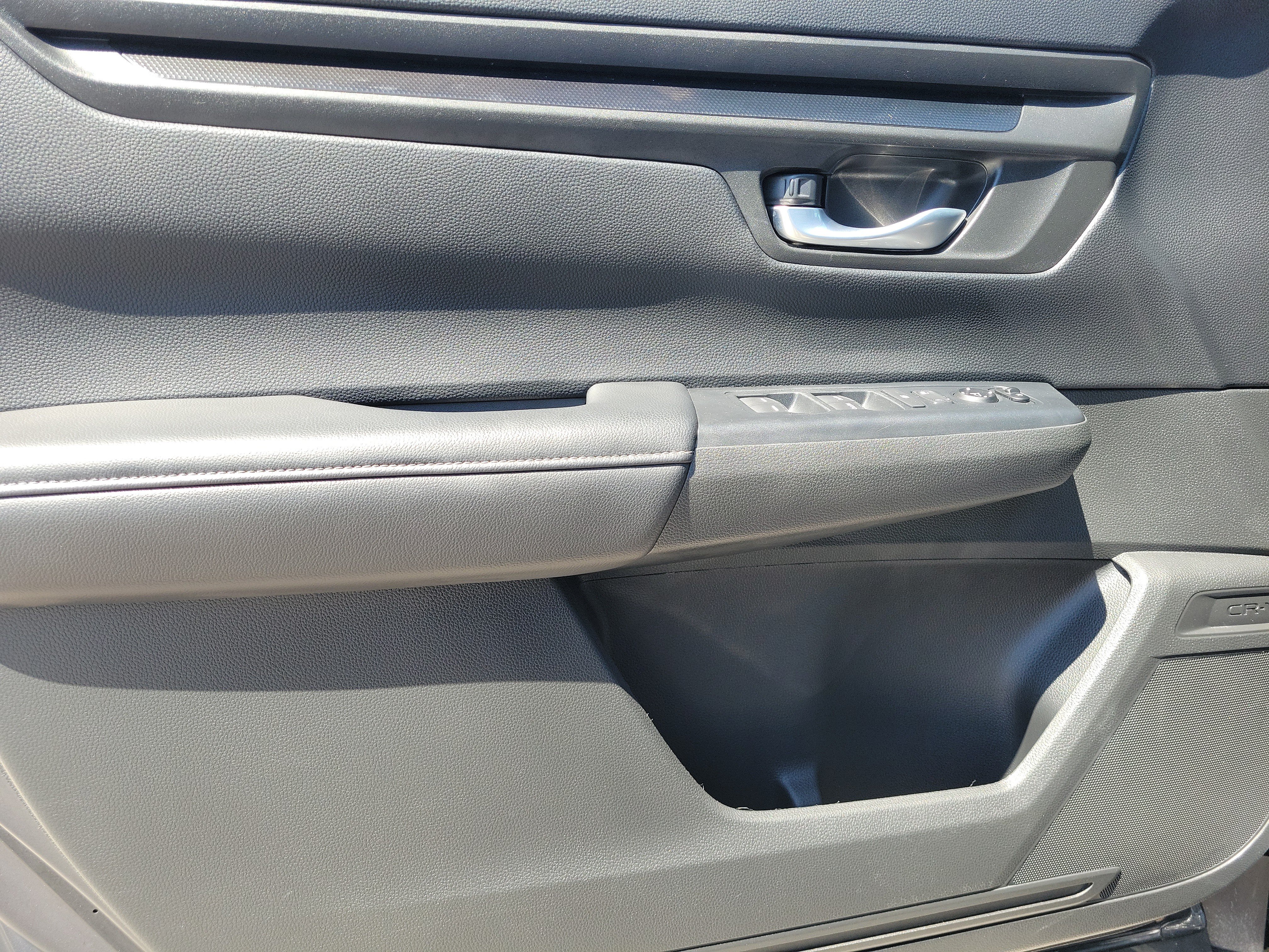 Used 2025 Honda CR-V EX image 13