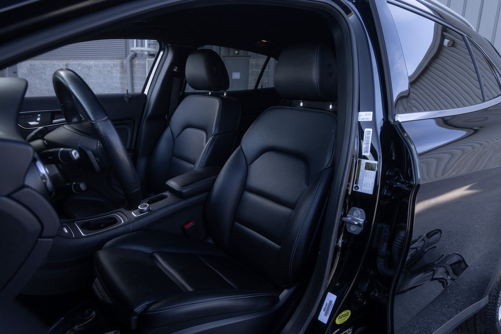 Used 2019 Mercedes-Benz GLA 250 4MATIC w/ Premium Package image 14