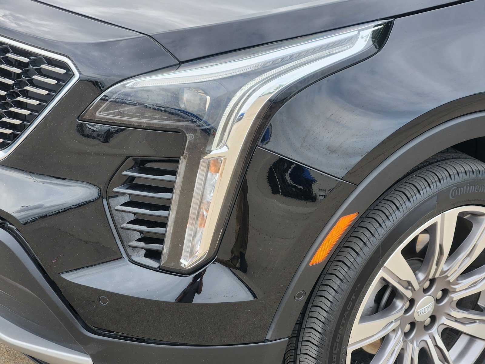 Certified 2023 Cadillac XT4 Premium Luxury w/ Enhanced Visibility Package FWD image 25