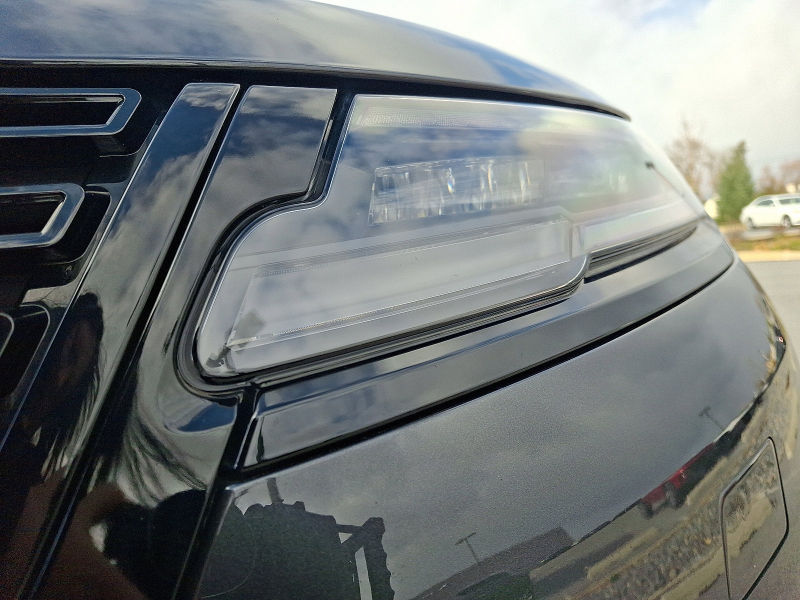 Used 2025 Land Rover Range Rover Velar S image 9