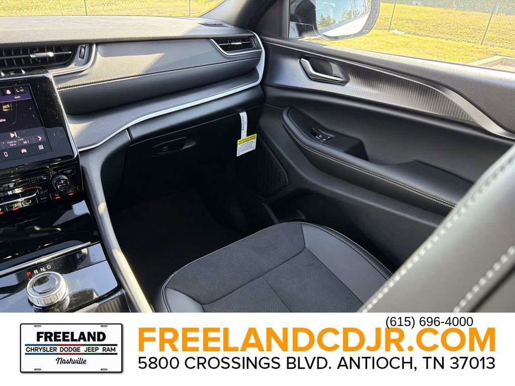 New 2025 Jeep Grand Cherokee 4WD image 17