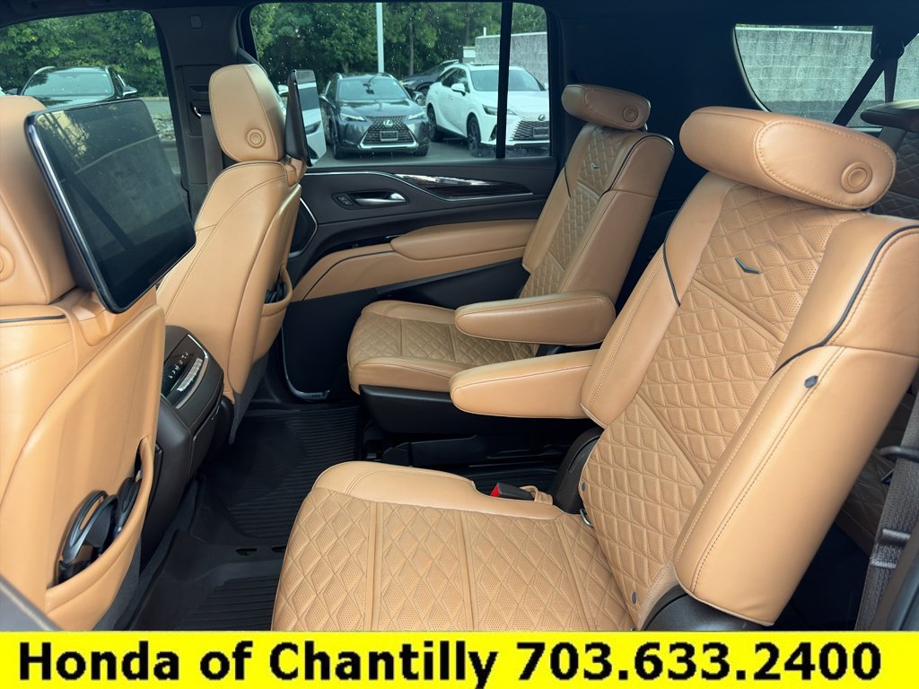 Used 2021 Cadillac Escalade ESV Sport AWD/4WD image 30