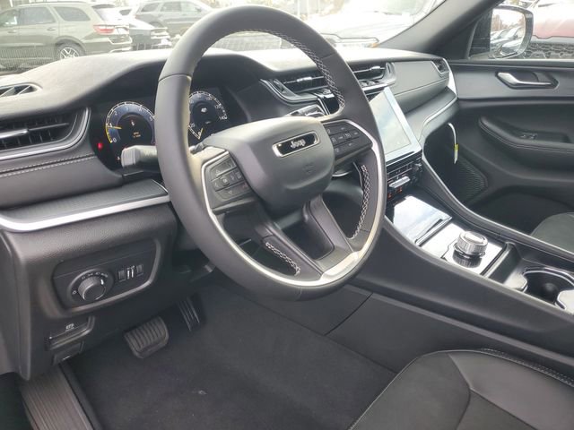 New 2025 Jeep Grand Cherokee L Altitude image 11