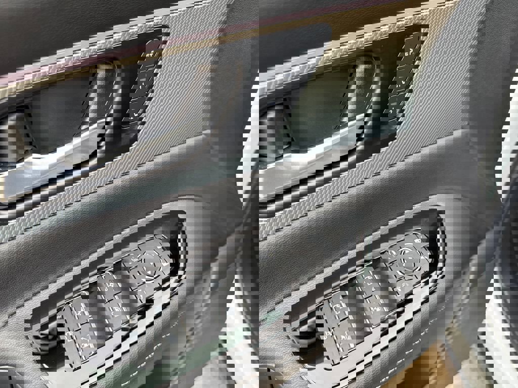 Used 2025 Nissan Murano SL image 16