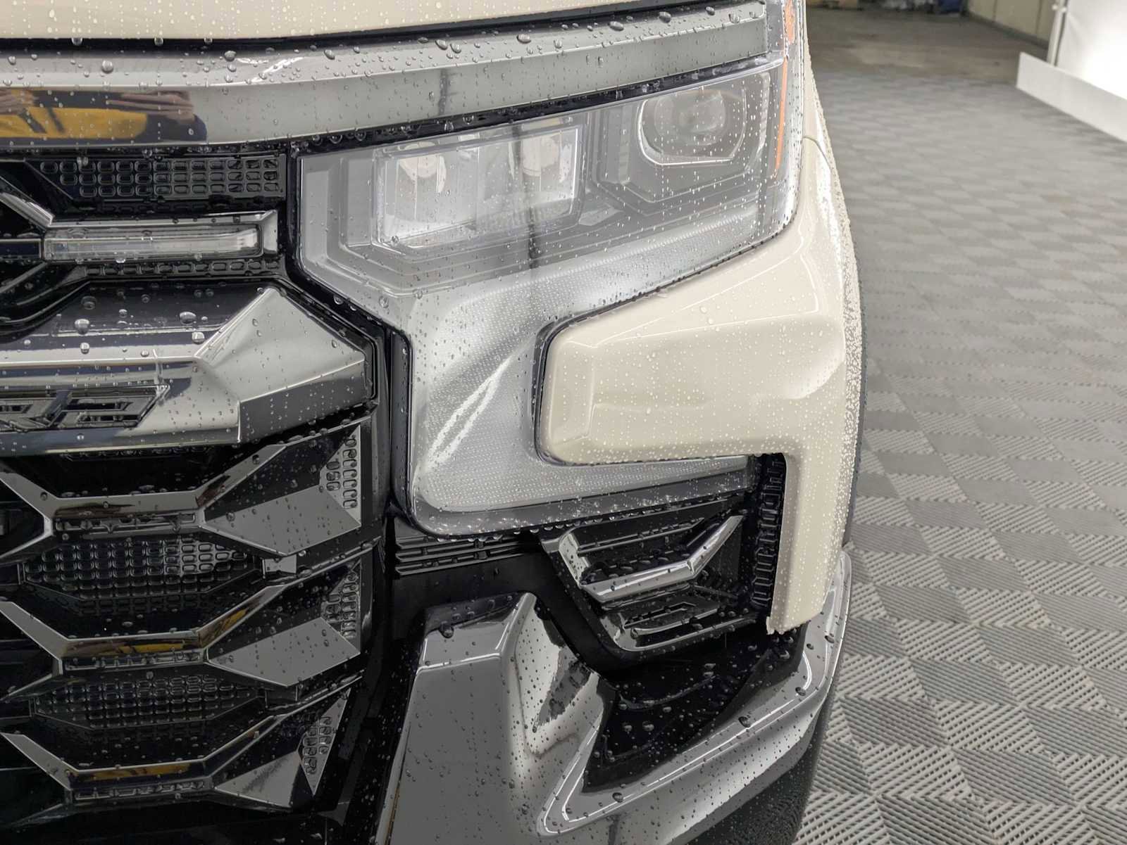 New 2026 Chevrolet Silverado 1500 ZR2 image 10