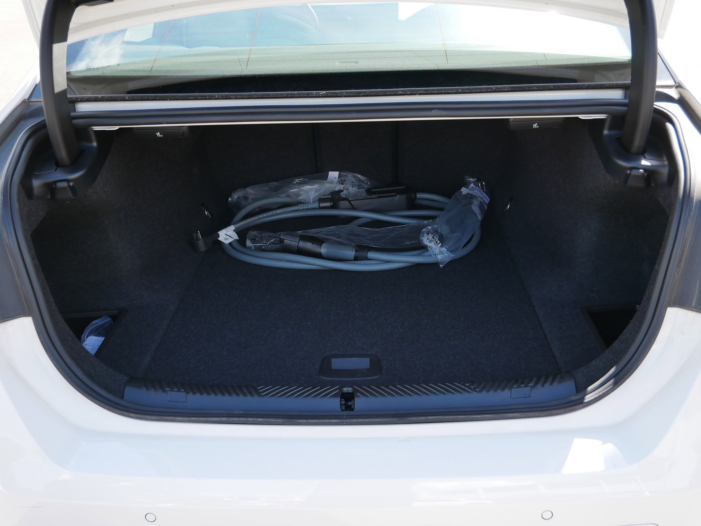 Used 2024 BMW i5 eDrive40i w/ Premium Package image 32