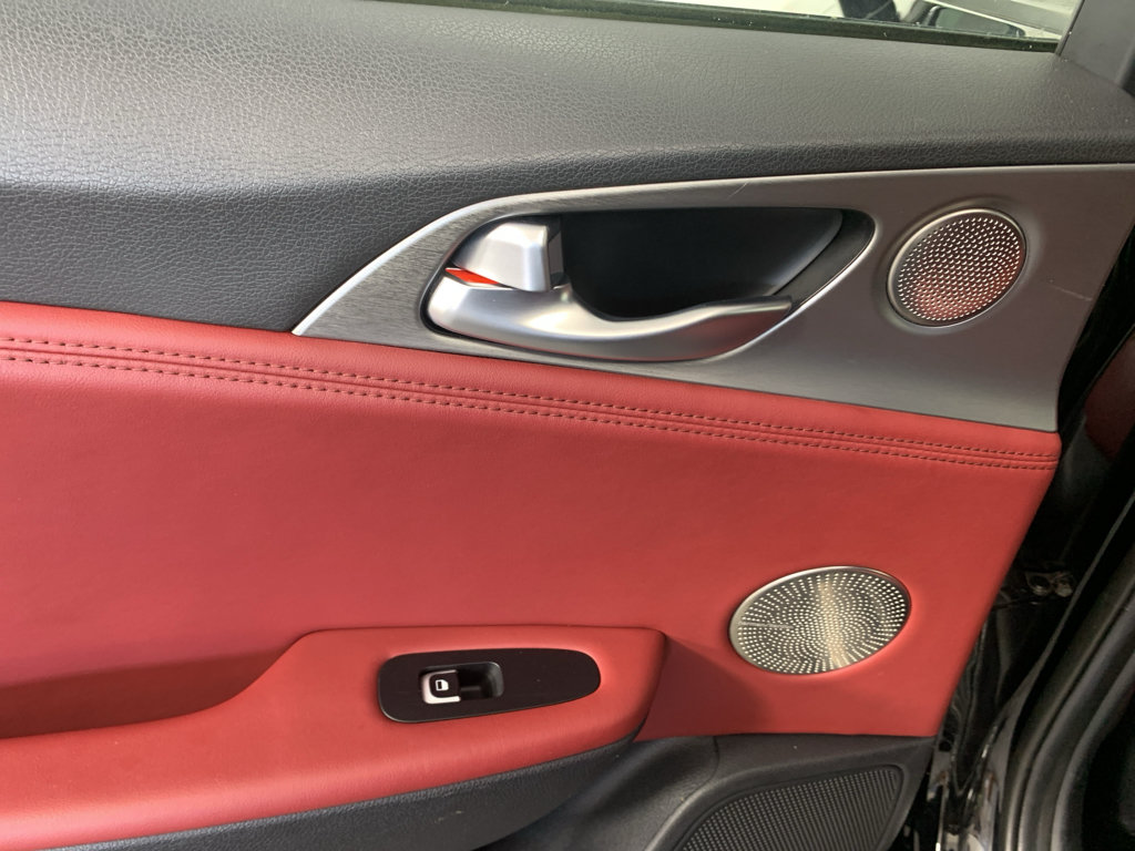 Used 2018 Kia Stinger GT2 AWD/4WD image 30
