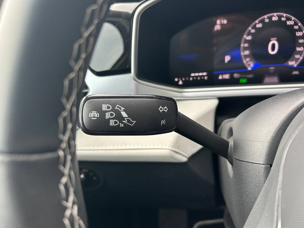 New 2026 Volkswagen Taos SE FWD image 22