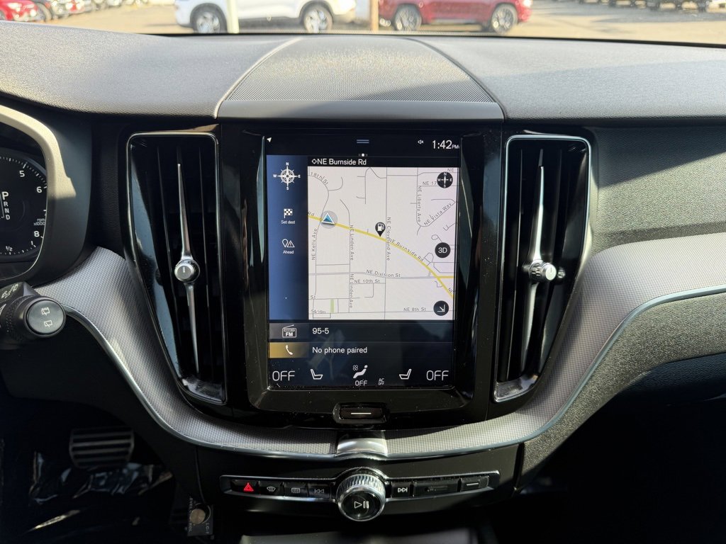 Used 2018 Volvo XC60 T6 R-Design w/ Convenience Package image 21