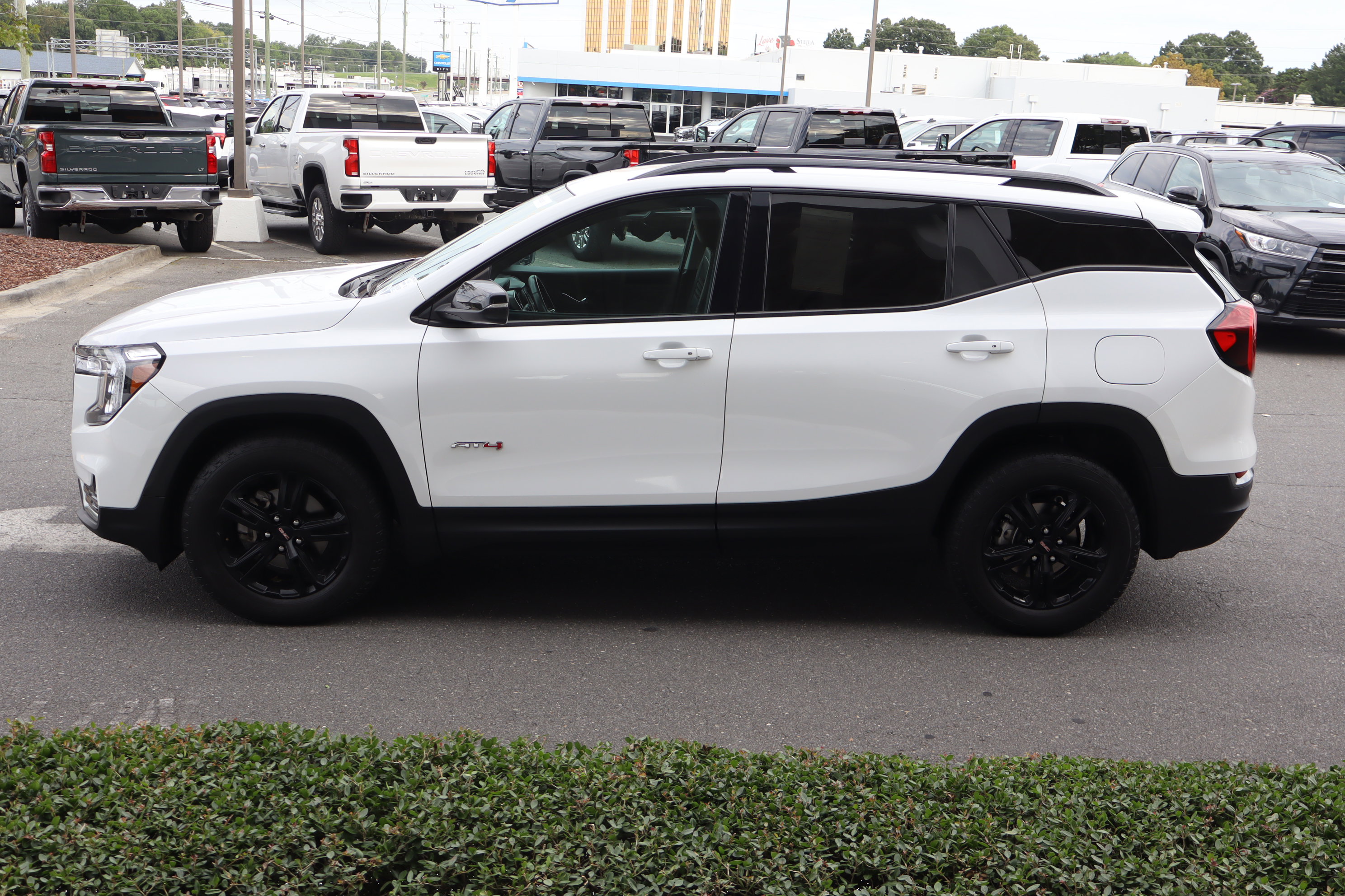 Certified 2023 GMC Terrain AT4 image 7