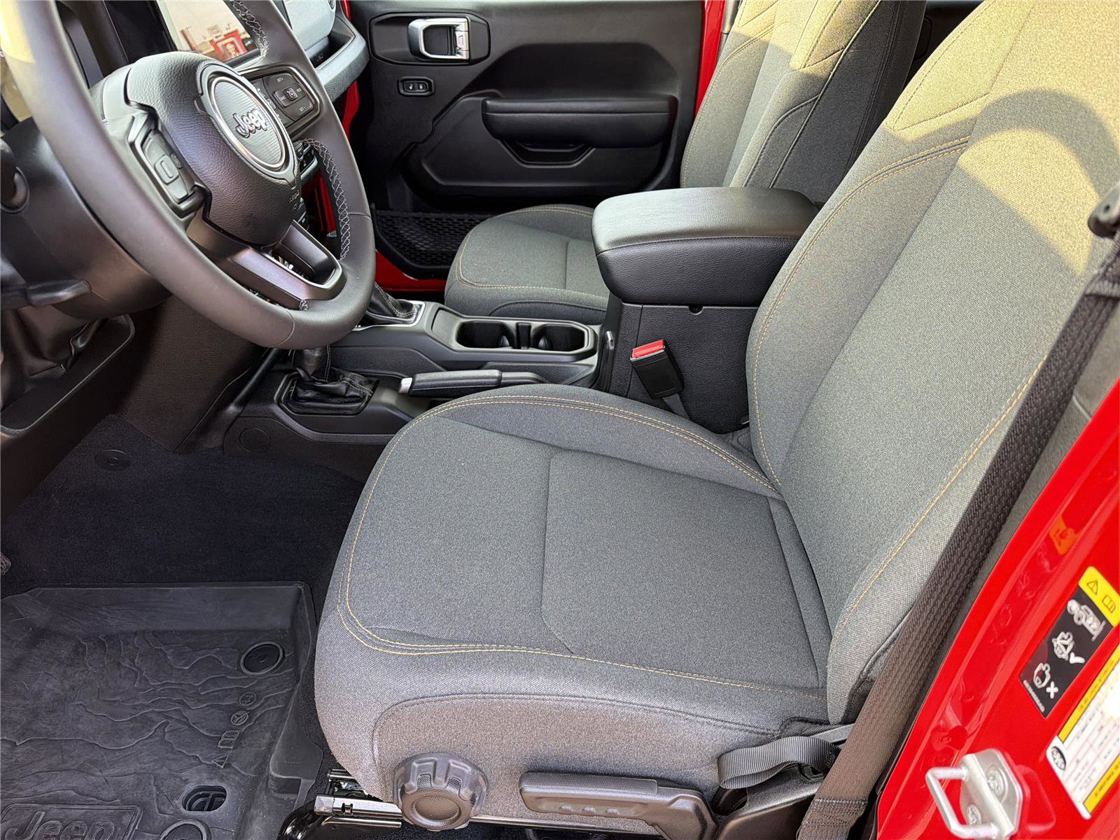 Used 2025 Jeep Wrangler Willys image 9