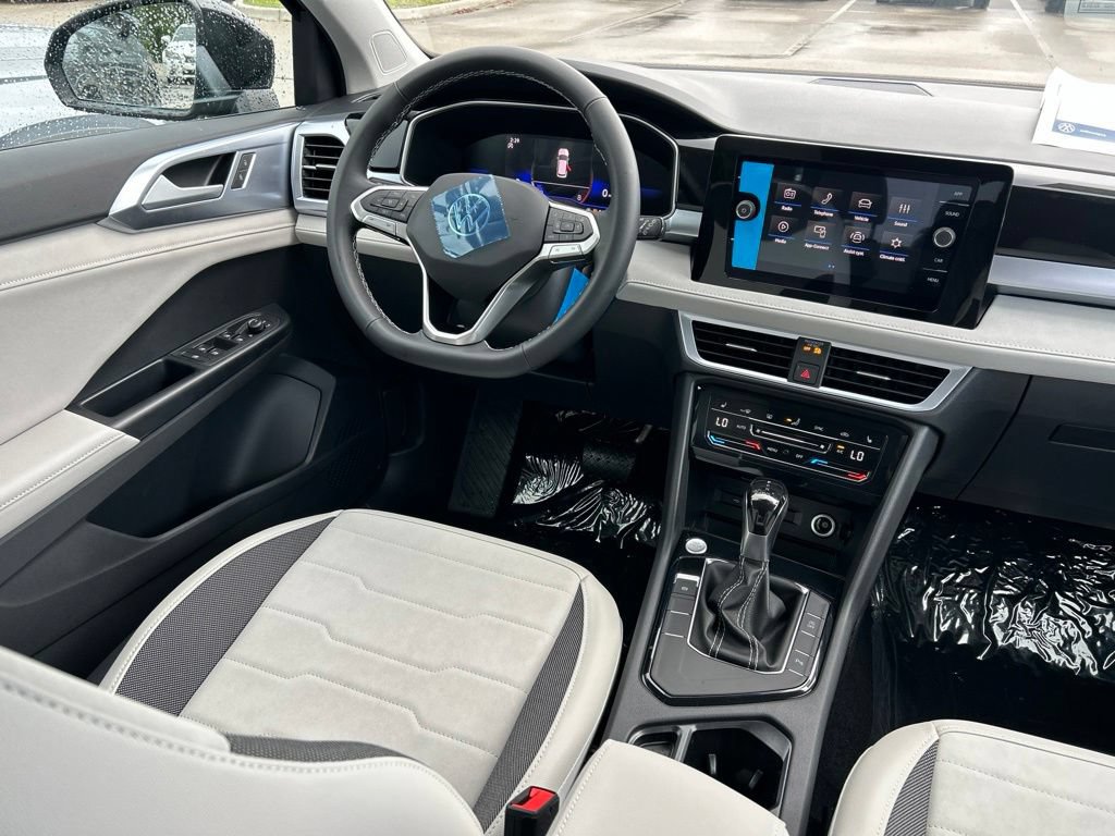 New 2026 Volkswagen Taos SE FWD image 9