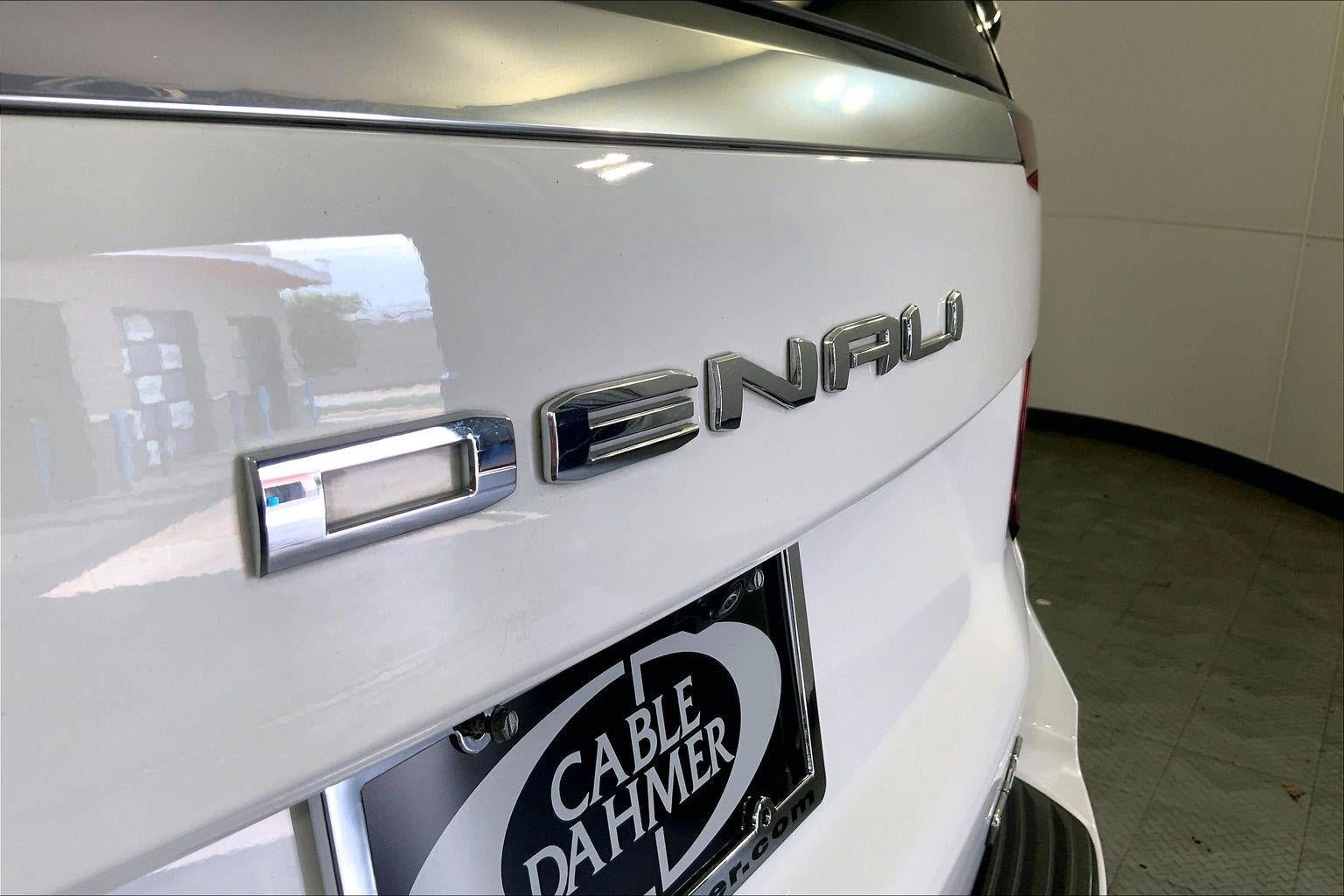 Used 2025 GMC Yukon Denali AWD/4WD image 30