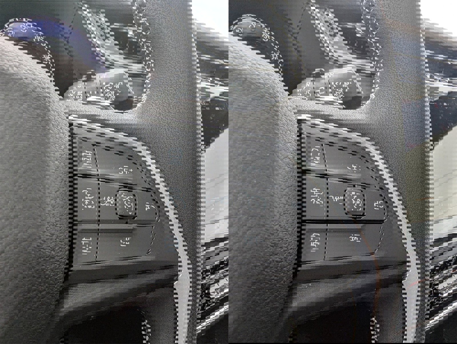 New 2025 Jeep Grand Cherokee Altitude image 21