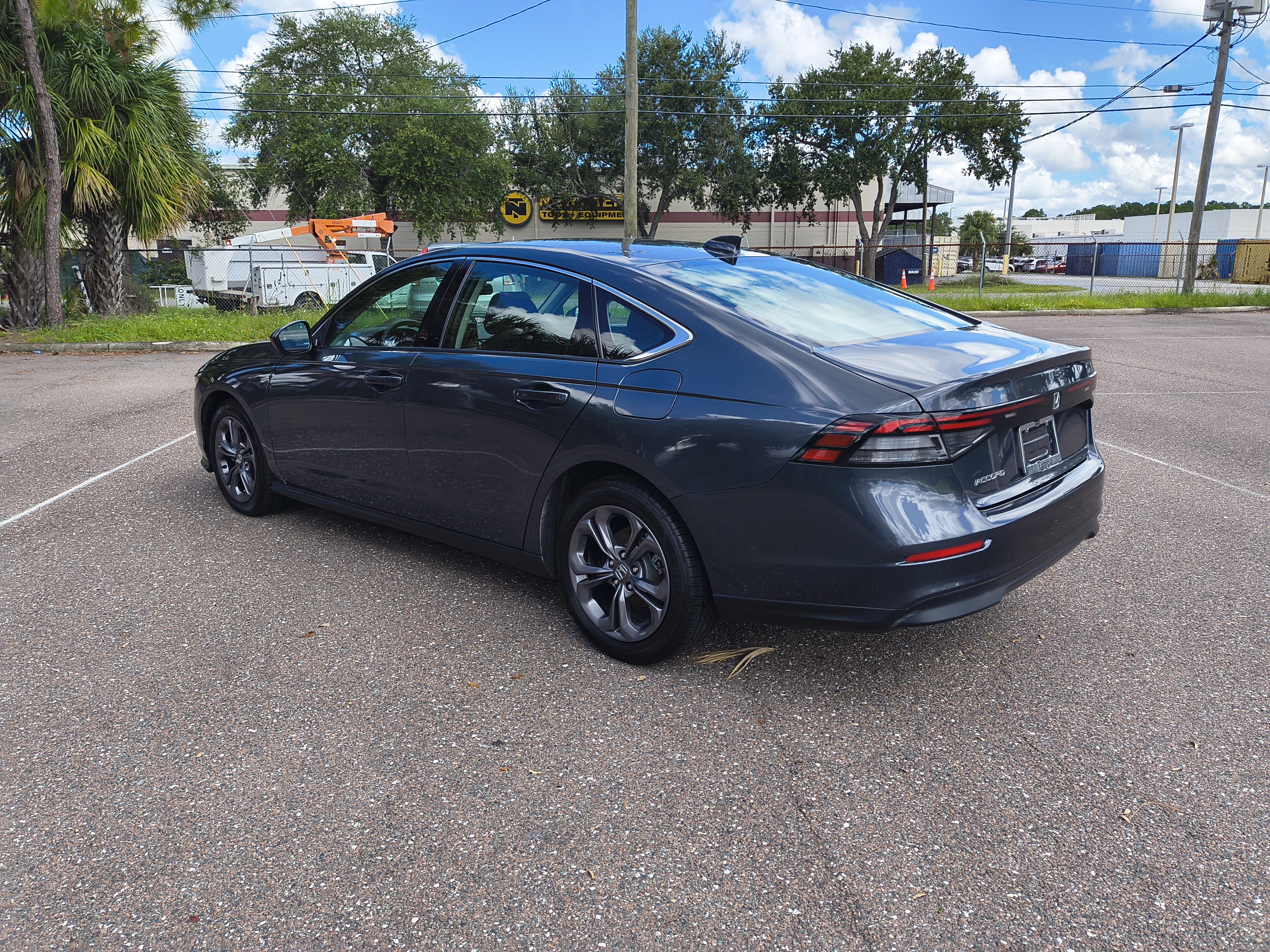Used 2023 Honda Accord EX image 4
