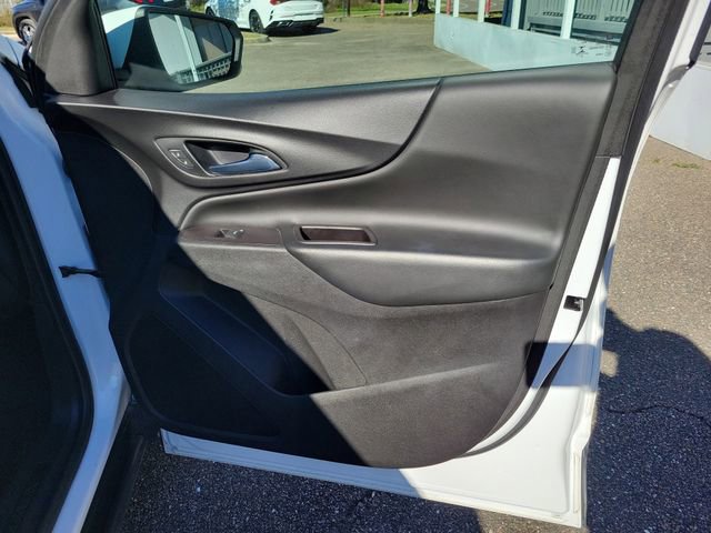 Used 2021 Chevrolet Equinox LT image 36