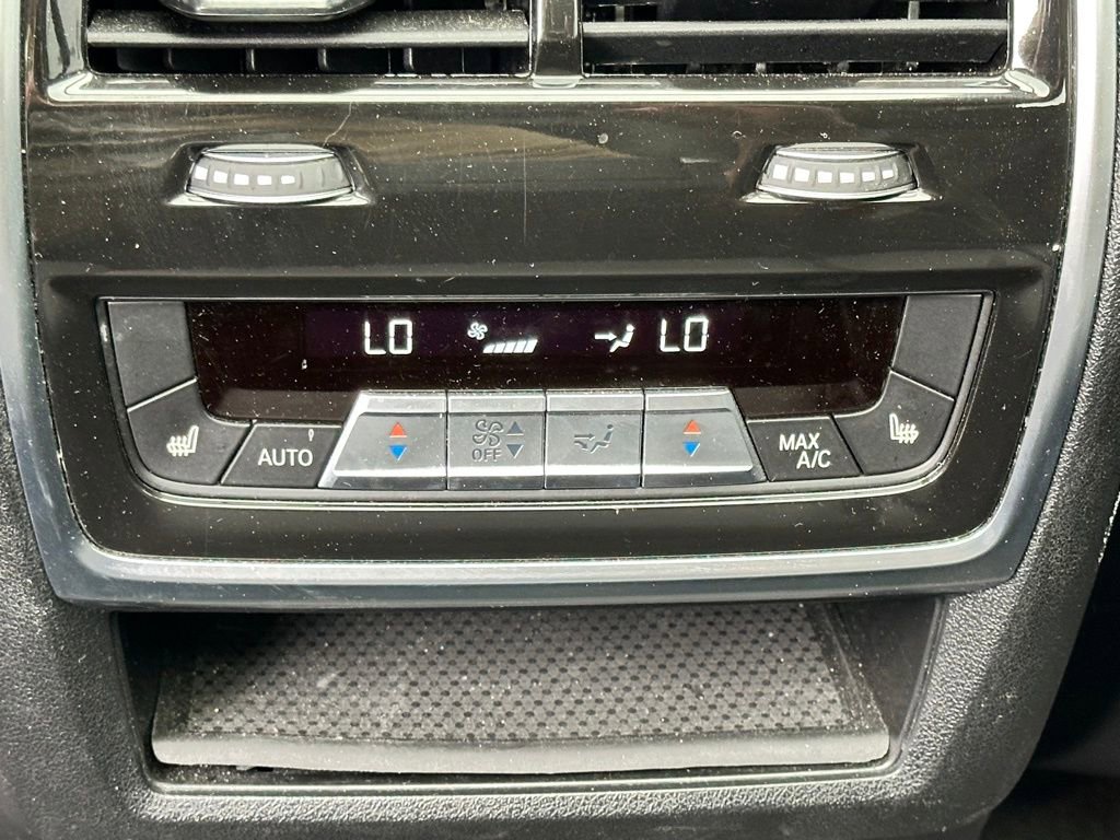 Used 2024 BMW X7 xDrive40i image 16