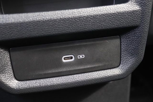 Used 2024 Volkswagen Taos SEL image 17