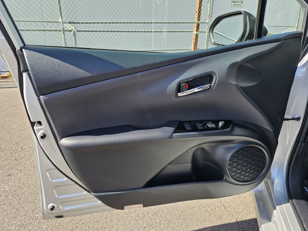 Used 2021 Toyota Prius LE AWD/4WD image 21