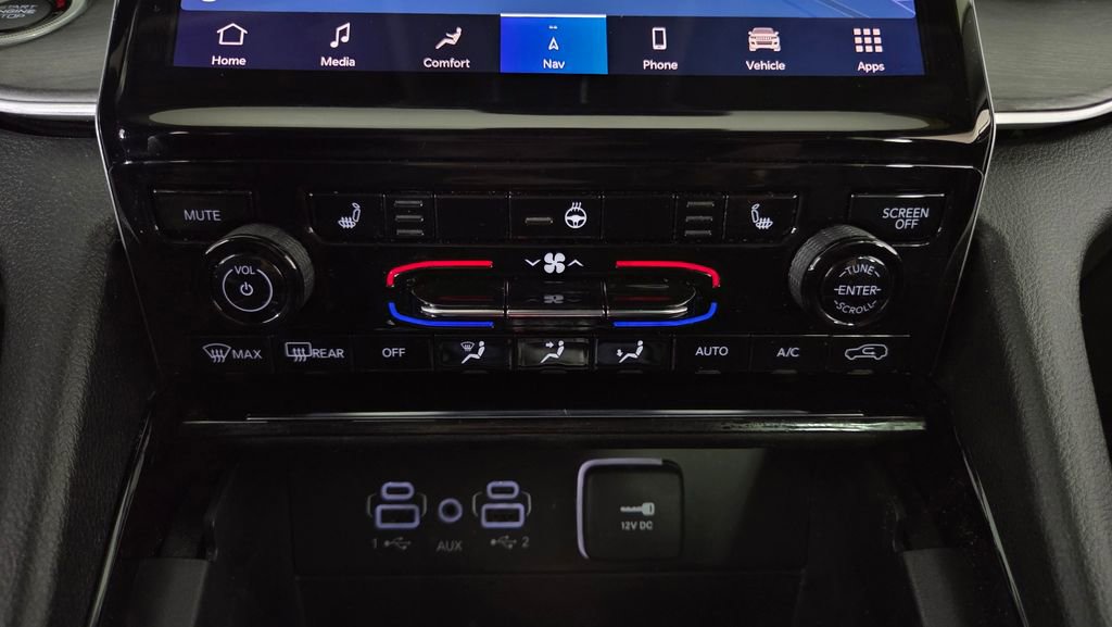 Used 2023 Jeep Grand Cherokee L Limited w/ Black Appearance Package AWD/4WD image 28