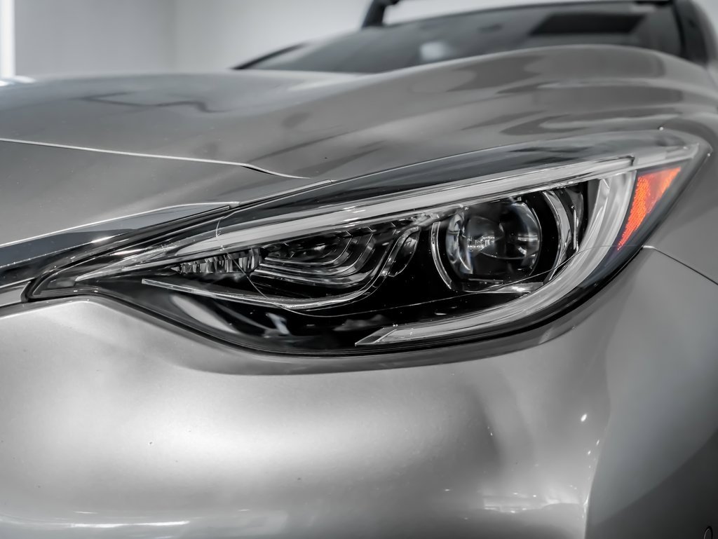 Used 2018 INFINITI QX30 Sport image 34