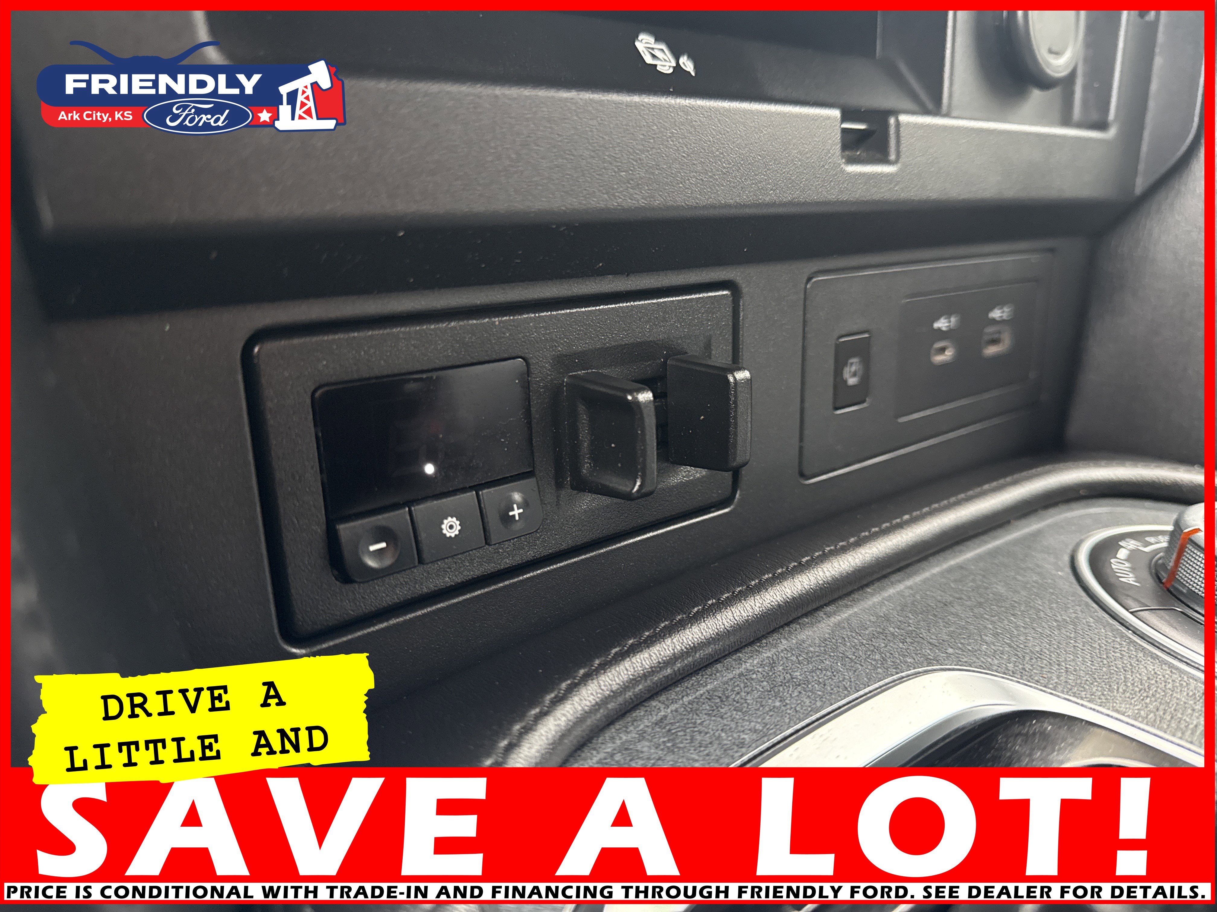 Used 2024 Nissan Armada SV image 32