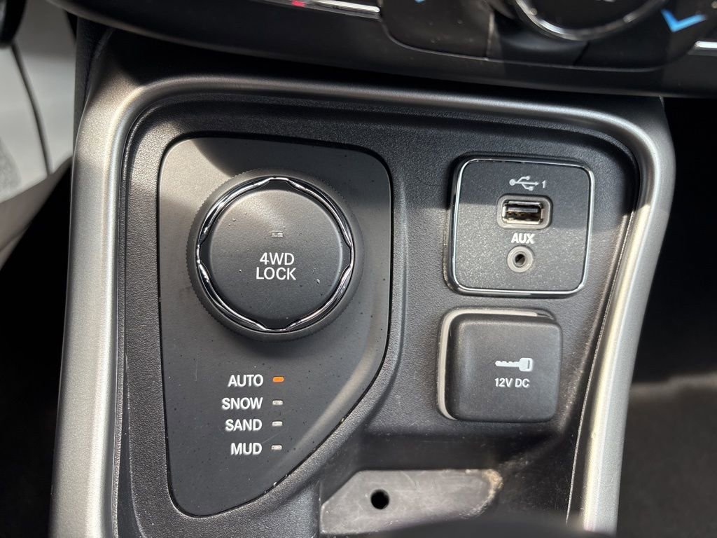 Used 2021 Jeep Compass Sport image 22
