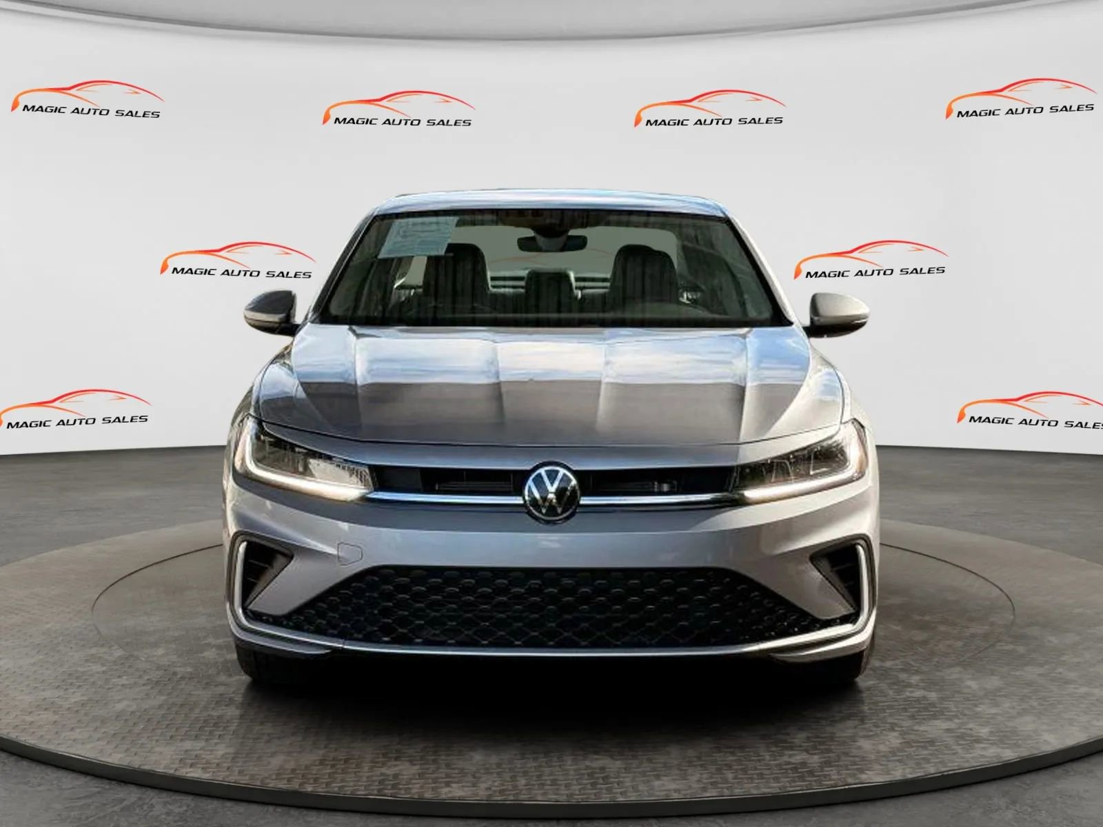 Used 2025 Volkswagen Jetta SE image 3