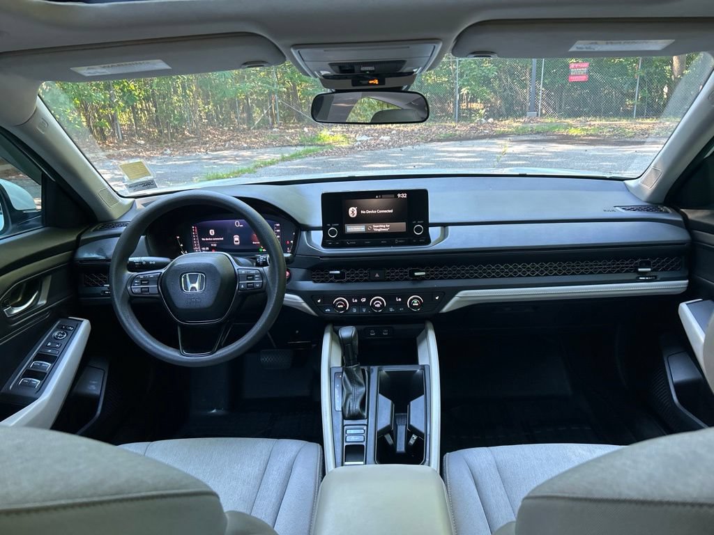 Used 2023 Honda Accord EX image 27