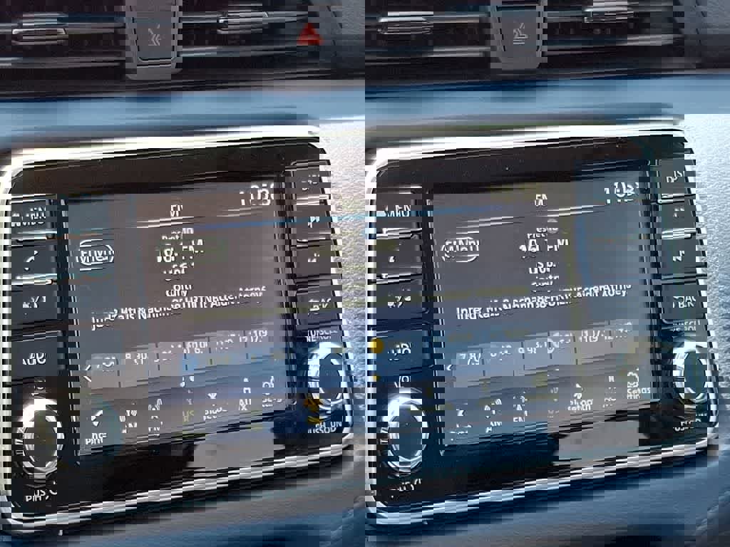 Used 2025 Nissan Versa SV image 16